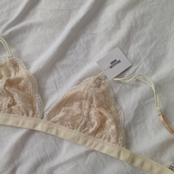 nwt uo cream delicate lace bralette - Picture 6 of 6
